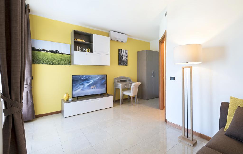 Airone Apartment Novara Exterior photo